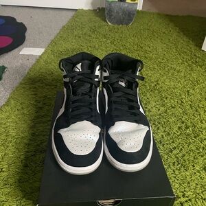 Jordan 1 mid diamonds